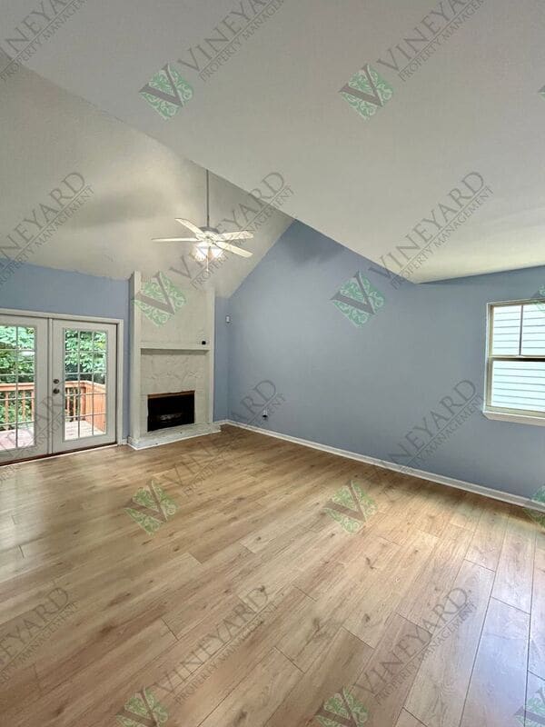 Building Photo - 1014 Falling Water Dr