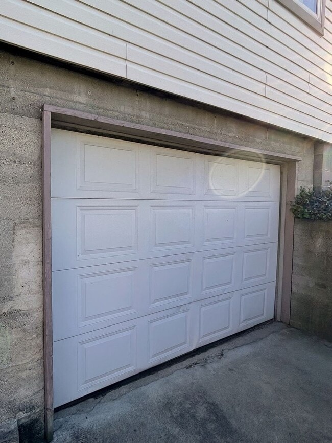 Building Photo - Beautiful Country Living with this 3 Bedroom, 2 Bathroom Farm House in Concord School District