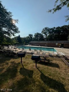 Building Photo - 7045 Carriage Hill Dr