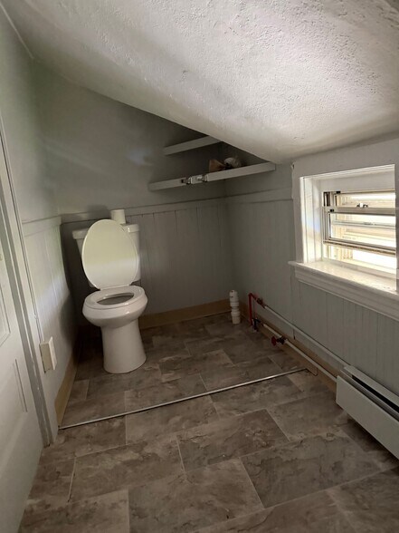 Building Photo - 30 Riverdale Ave