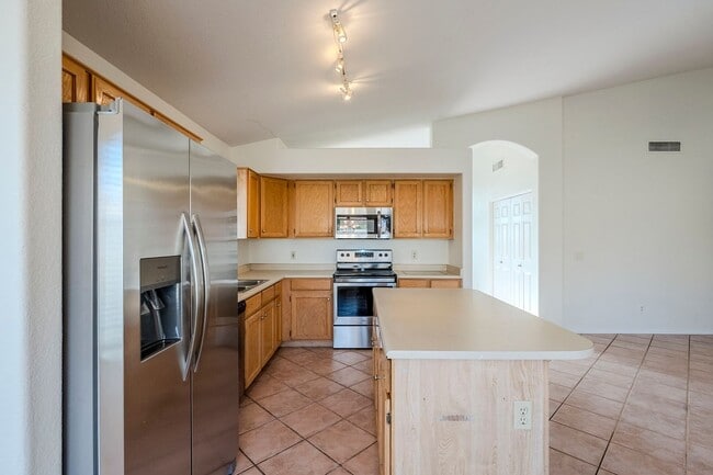 Building Photo - Beautifully Updated 4-Bedroom Home with Easy Access to Loop 101!