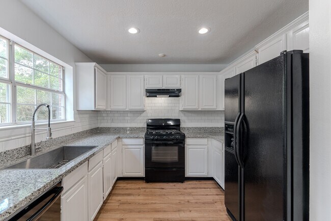 Building Photo - 34 E Trillium Cir