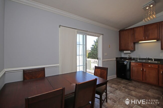 Building Photo - Single-Family Home in Thomas Harrison Midd...