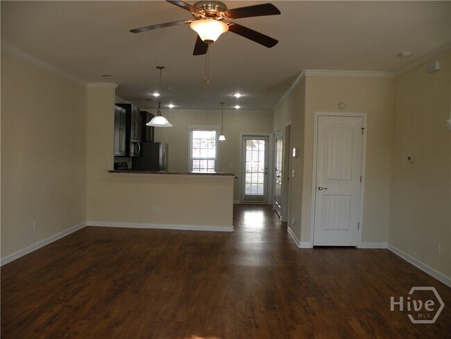 Building Photo - 104 Ventura Pl