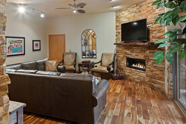 Building Photo - FURNISHED 6-12 MONTH LEASE - WEST SEDONA - GATED COMMUNITY