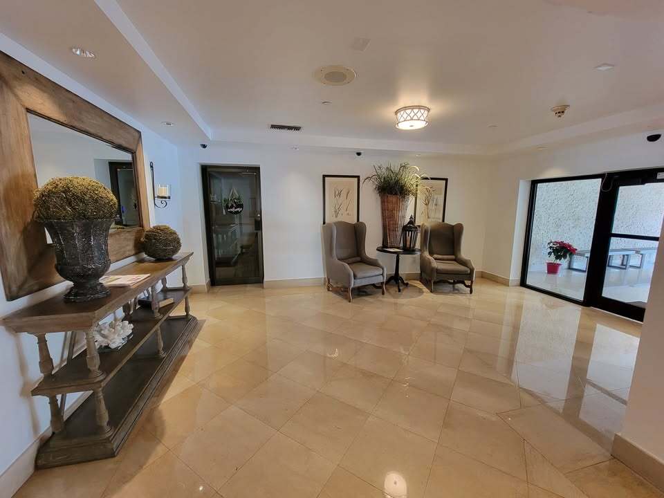 Building Photo - 575 Crandon Blvd