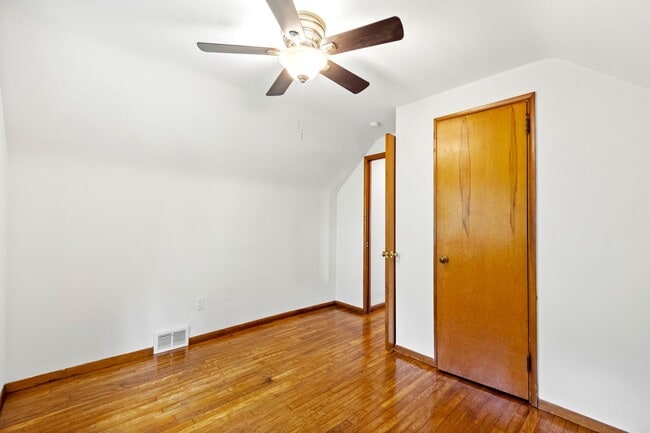 Building Photo - AVAILABLE AUGUST 1ST! STUNNING 3 BEDROOM IN BEECHVIEW!