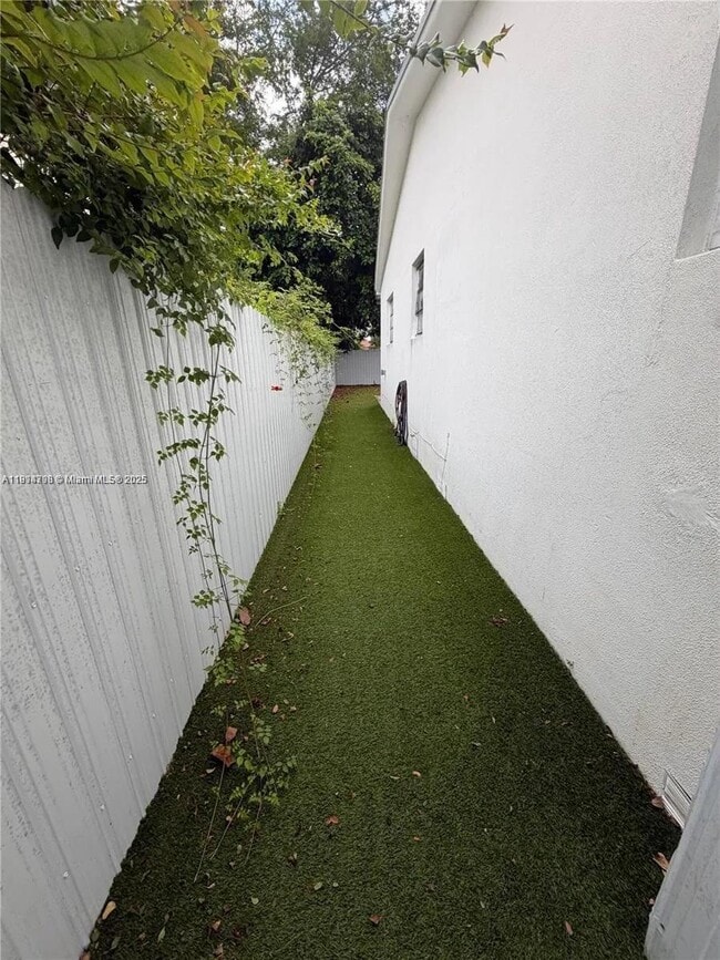 Building Photo - 1132 NW 38th St