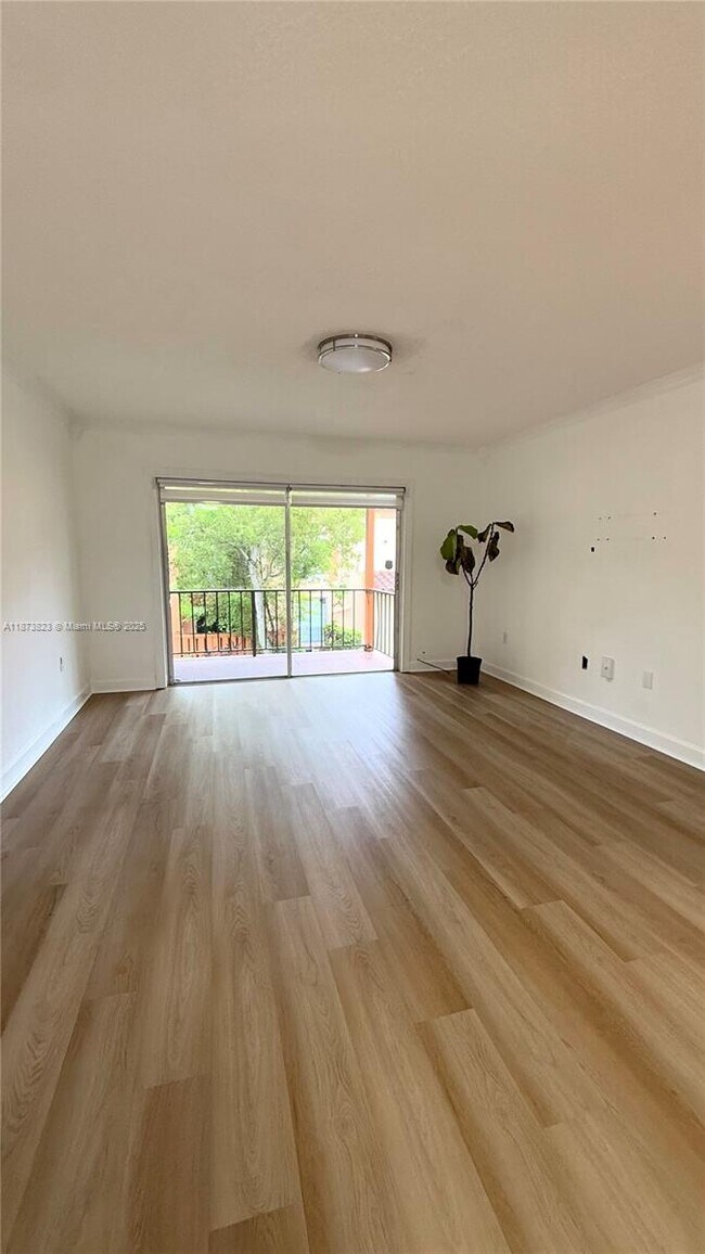 Building Photo - 7121 Miami Lakes Dr