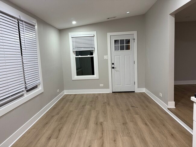 Building Photo - 318 Shabbona Dr