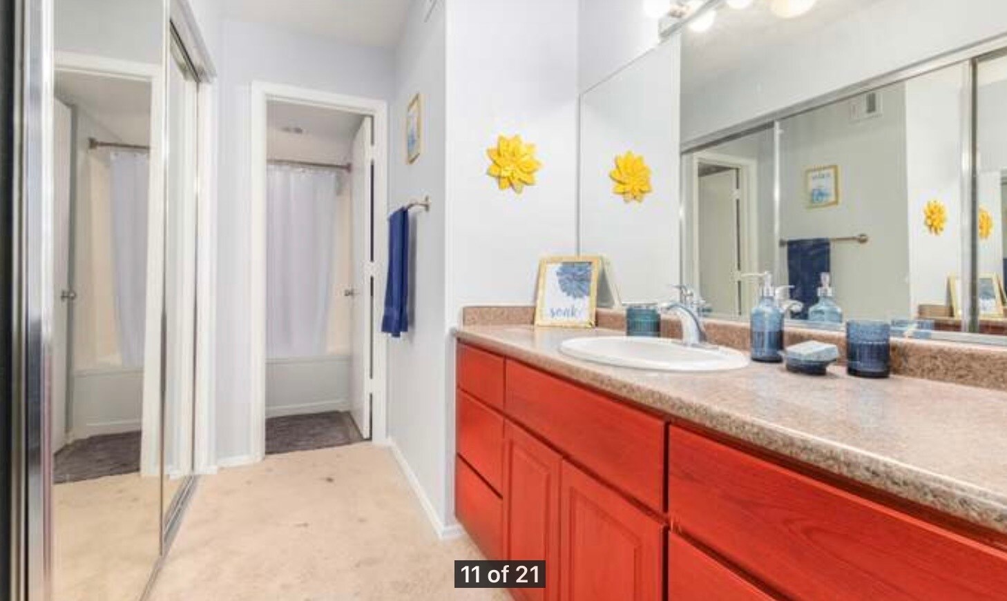 Building Photo - 1880 E Morten Ave