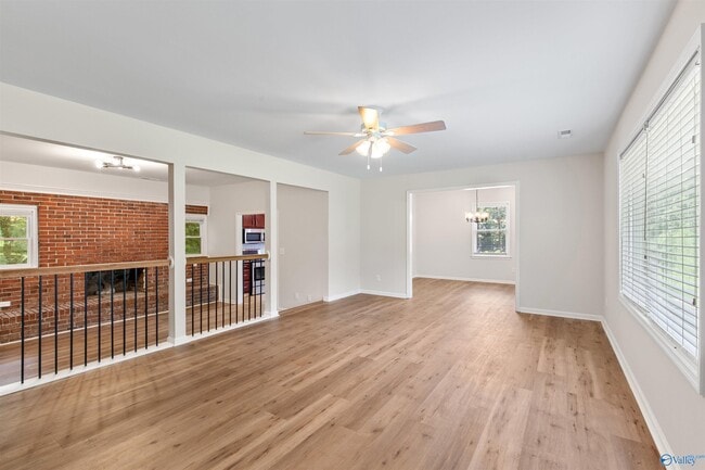 Building Photo - 285 Ruby Dr