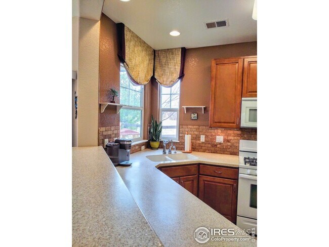 Building Photo - 1950 Windemere Ln