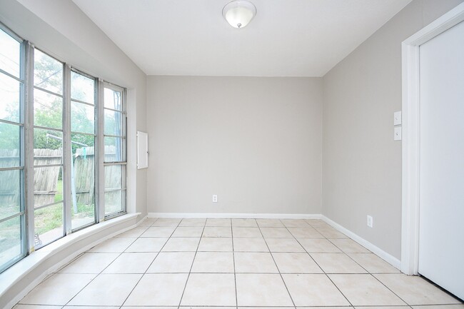 Building Photo - 12654 Monarch Rd
