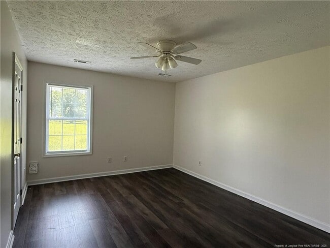 Building Photo - 203 Centipede Ln