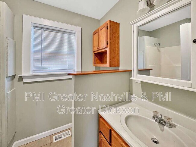 Building Photo - 7959 Maple St