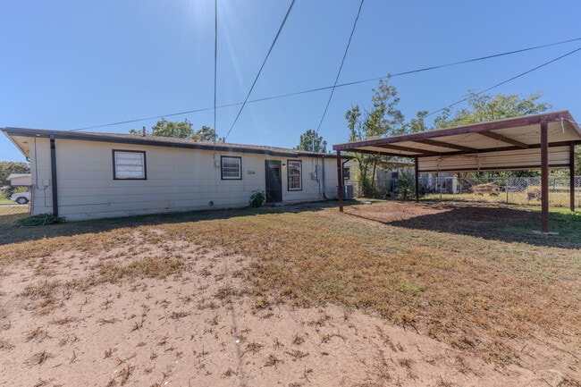 Building Photo - 5250 Durango Dr