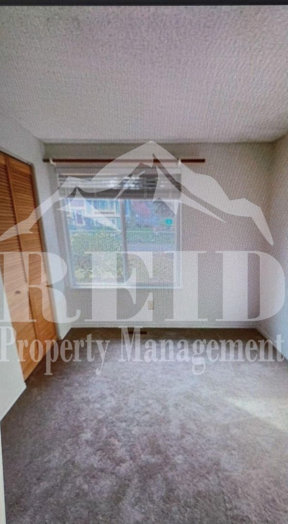 Building Photo - 3 BED 1.5 BATH RAMBLER - PORT ORCHARD