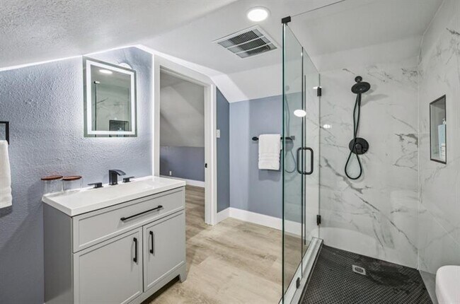 Building Photo - 1504 Hardin Ave