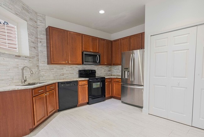 Building Photo - 3701 Titanic Cir