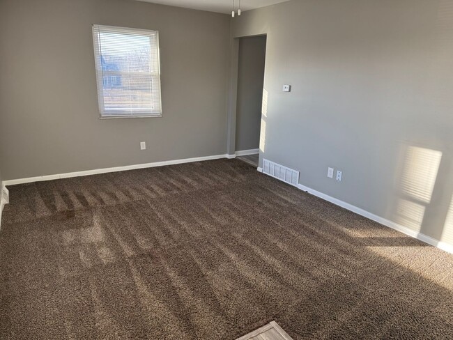 Building Photo - 3656-3658 CLIME RD,