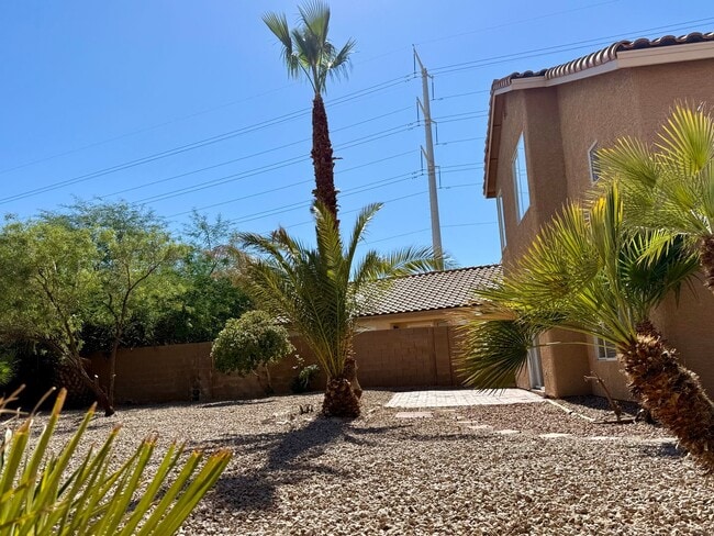 Building Photo - Fantastic 3 bed/2.5 bath in the Northwest ...