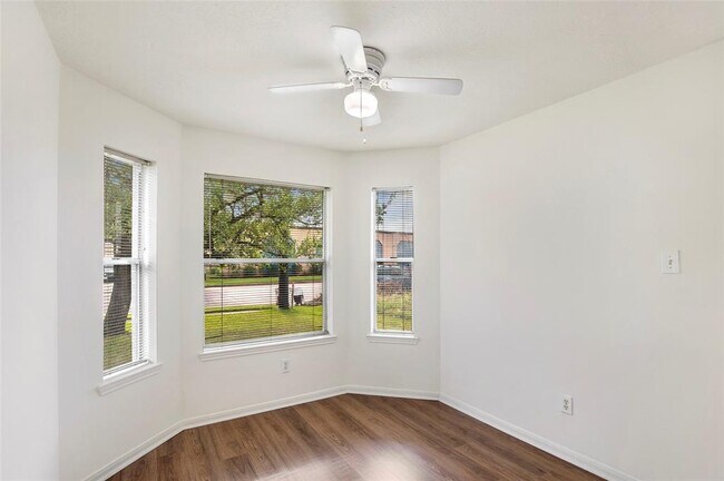 Building Photo - 18023 Lago Forest Dr