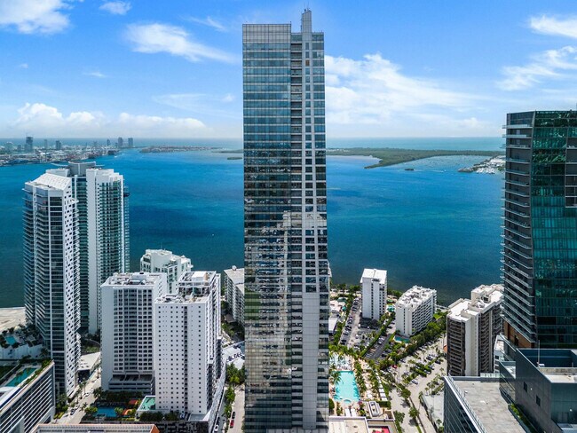 Building Photo - 1441 Brickell Ave