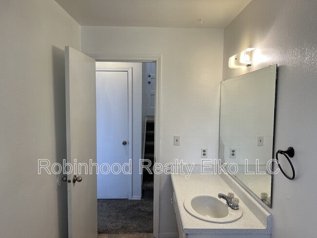 Building Photo - 397 Parkchester Dr