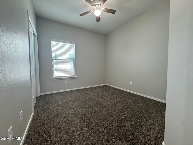 Building Photo - 13852 Paseo Alegre Ave