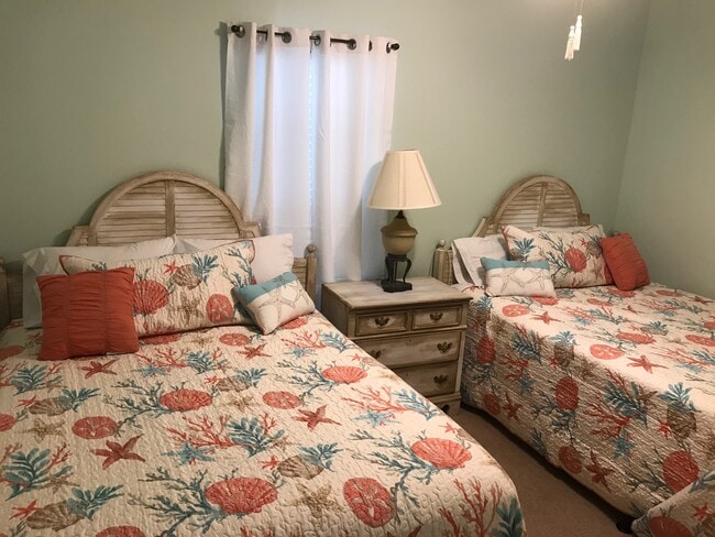 Building Photo - 1329 W Lagoon Ave