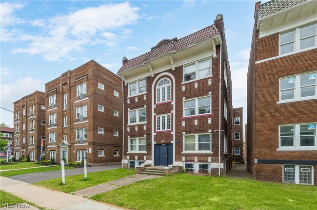 Building Photo - 14120 Superior Rd