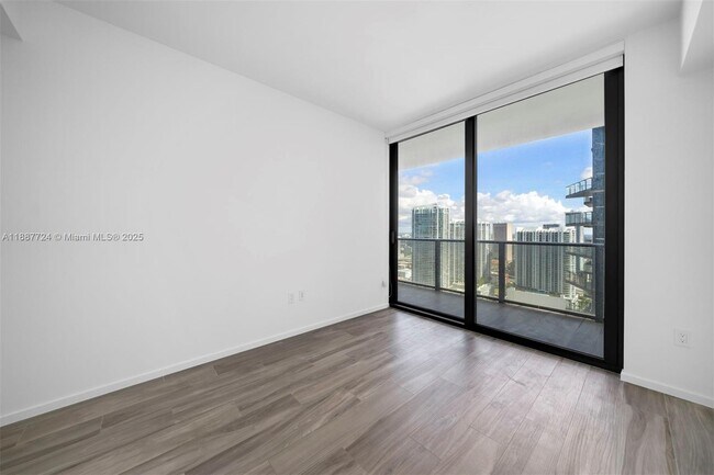 Building Photo - 801 S Miami Ave