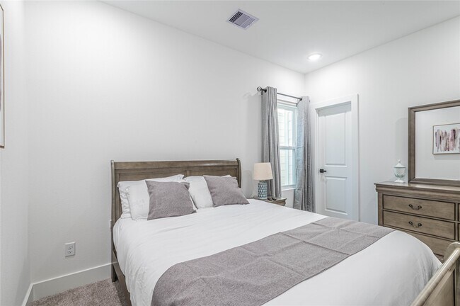 Building Photo - 3507 Ennis St