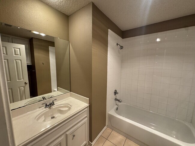 Building Photo - 10605 Dixon Ave