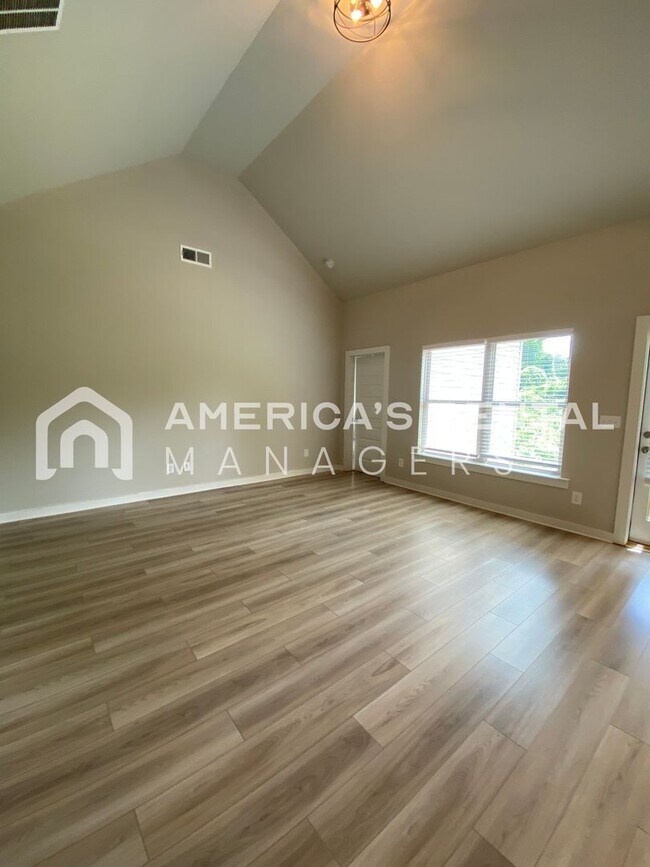 Building Photo - Home for Rent in Weaver, AL!!! Available to View Now!!