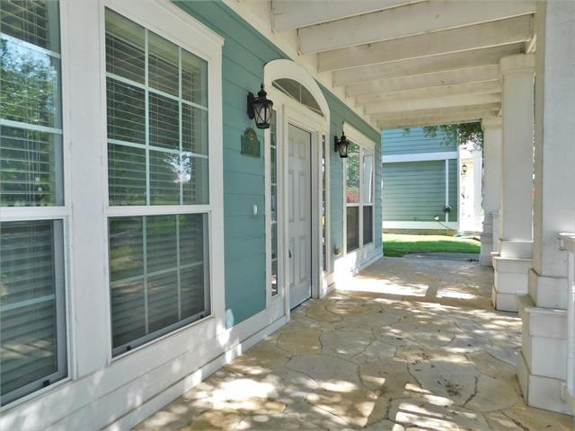 Building Photo - 835 Post Oak Pl
