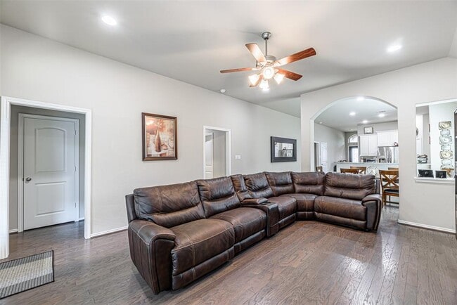 Building Photo - 143 Sunrise Haven Dr