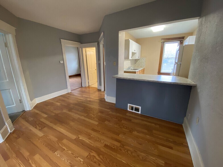 Building Photo - 416 8th St