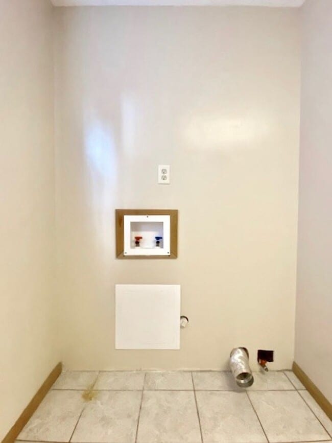 Building Photo - Three Bedroom in Battle Creek
