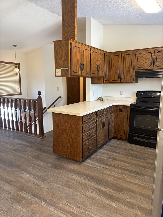 Building Photo - 1020 Benedict Dr