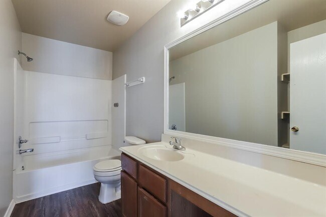 Building Photo - 7934 Tawny Bluff Ct