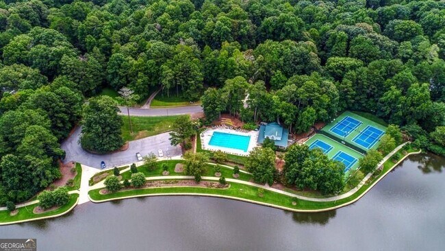 Building Photo - 625 Clear Lake Terrace