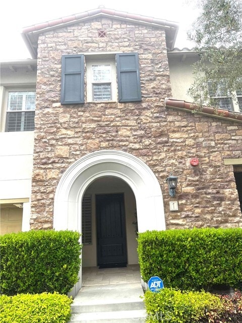 Building Photo - 1 Altino