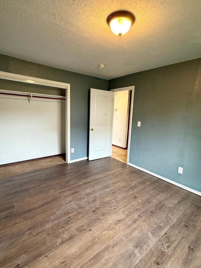 Building Photo - Beautiful 3 bedroom 2 bath house!