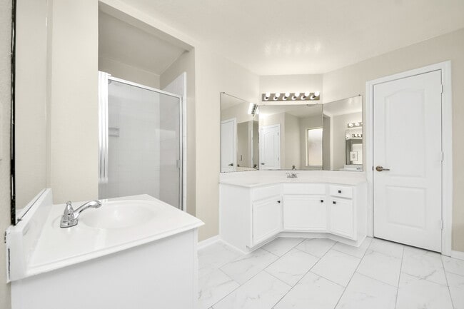 Building Photo - 5114 Santrey Dr