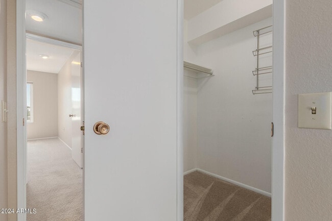 Building Photo - 10214 W Burns Dr