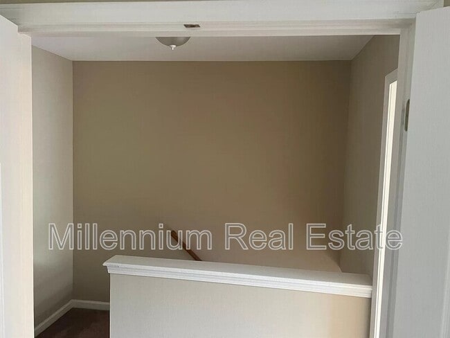 Building Photo - 50432 Bay Run S