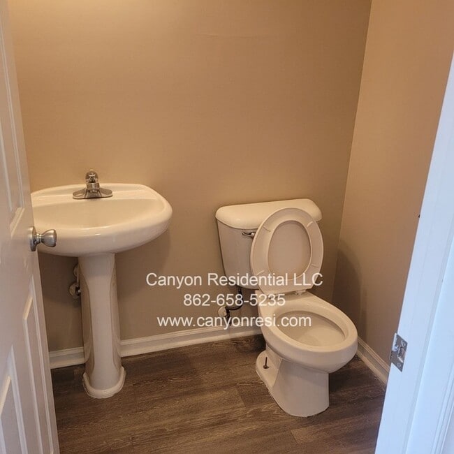 Building Photo - 4396 Moat Dr