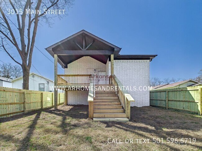 Building Photo - 3015 Main St